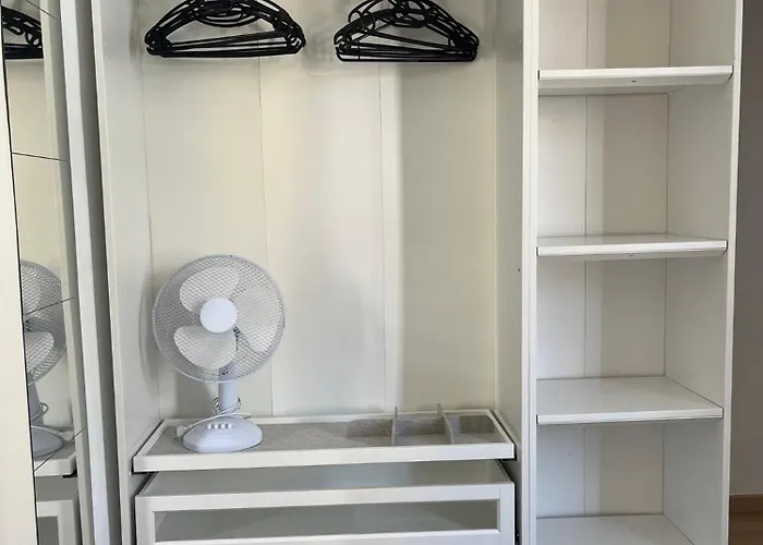 Nice - Appartement T3 Renove De 50 M2 Classe 2 Etoiles